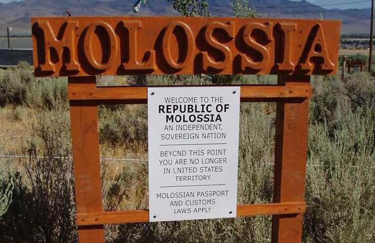 Molossia 