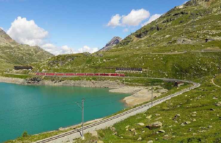 Trenino Rosso del Bernina estate