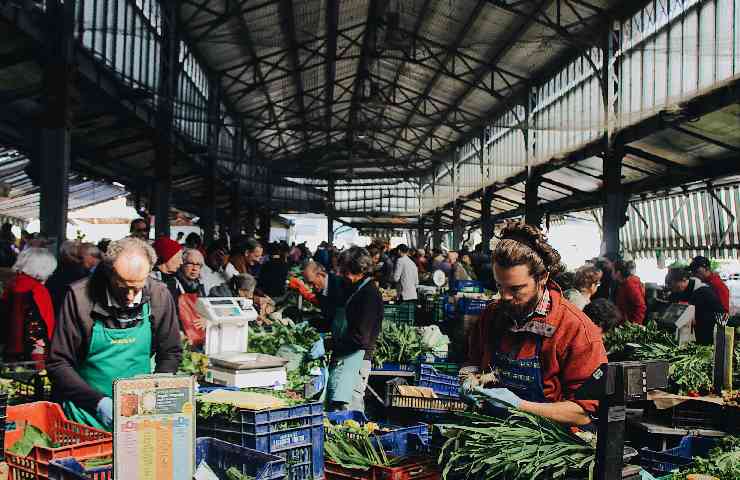 Venditori al mercato