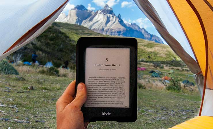 kindle in tenda in montagna