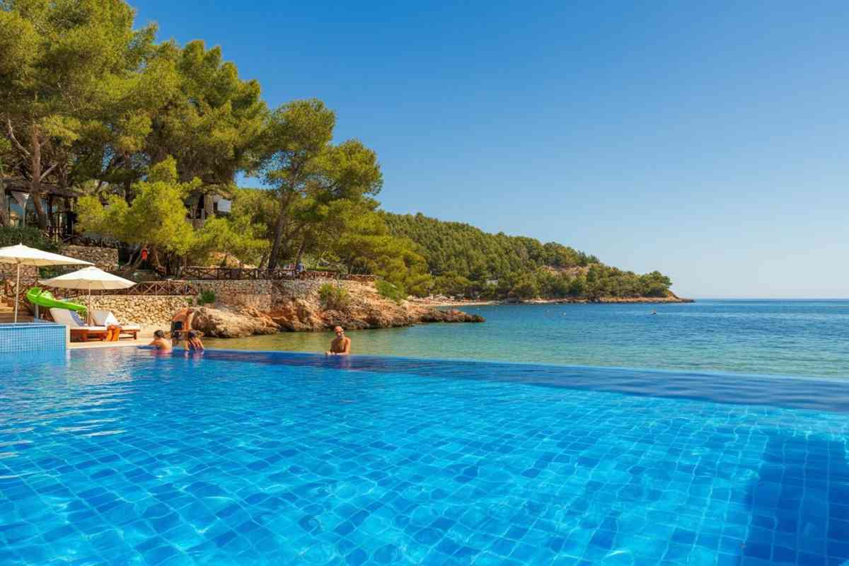 Scopri i villaggi all inclusive più affascinanti per una vacanza al mare in famiglia