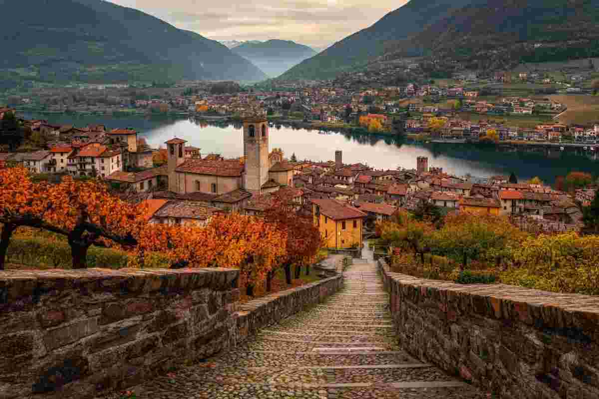 Scopri i borghi incantati del Nord Piemonte: Orta San Giulio e il fascino del foliage