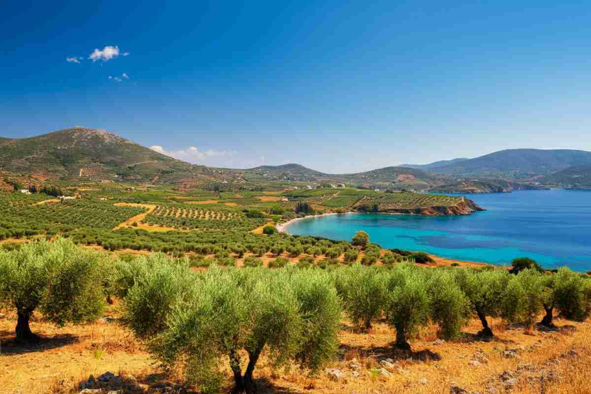 Scopri la nuova isola greca collegata all'Italia: prenota la tua avventura ora!