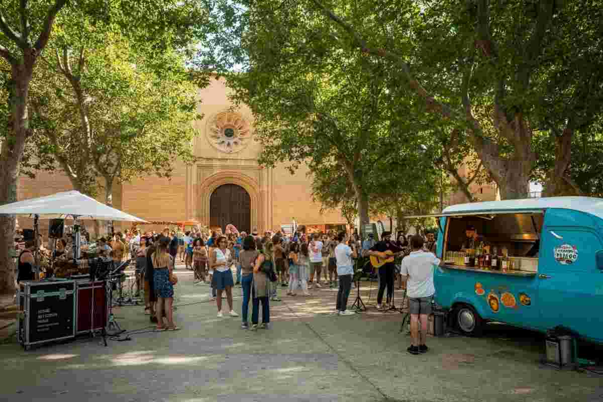 Scopri l'estate a Valencia: un viaggio tra cucina, natura e musica