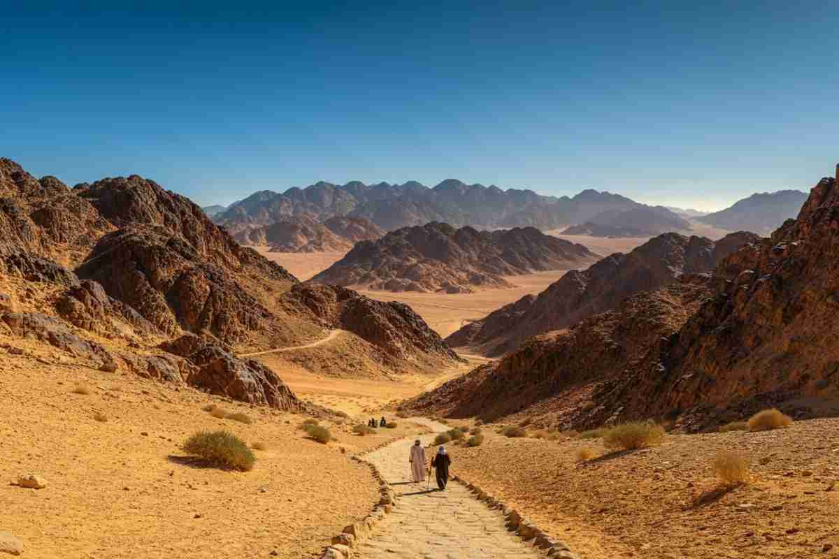 Scopri i 7 sentieri imperdibili per escursioni in Egitto
