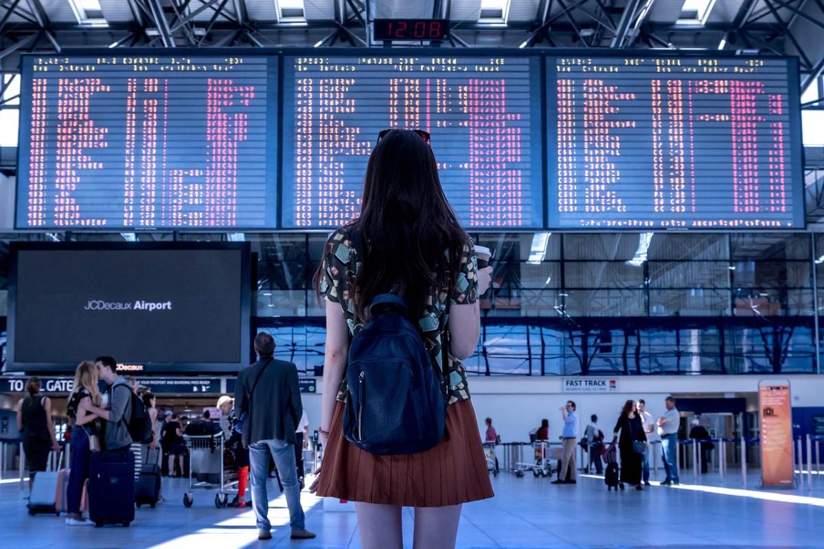 Una donna in aeroporto