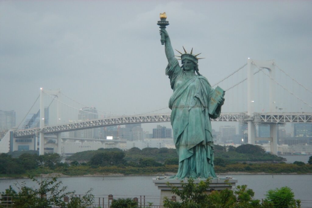 La replica della Statua della Libertà a Odaiba